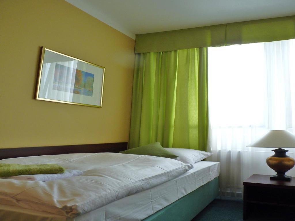 Hotel & Hostel Florian Prague Luaran gambar